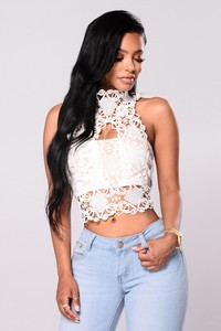 Fashion_Nova_07-14-17_Studio_2-550.jpg
