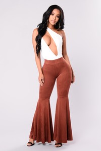 Fashion_Nova_08-24-17_Studio_2-659_90171541-af34-4cdc-9d86-78e9971b647c.jpg