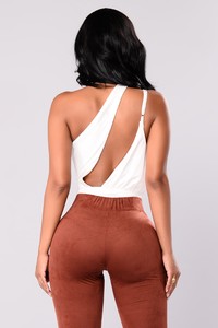 Fashion_Nova_08-24-17_Studio_2-669.jpg