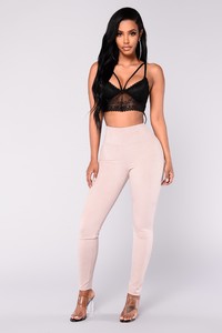 Fashion_Nova_09-07-17_Studio_2-1285.jpg