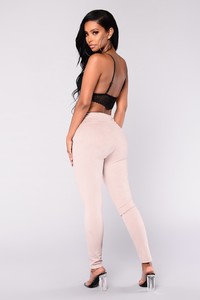 Fashion_Nova_09-07-17_Studio_2-1294.jpg