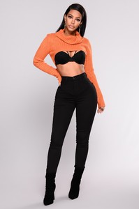 Fashion_Nova_09-28-17_Studio_2-938.jpg