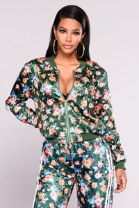 Fashion_Nova_09-28-17_Studio_2-998.jpg