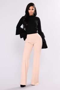 Fashion_Nova_10-03-17-606_93726314-1c19-4bbe-9f33-3a5cee1ae08e.jpg