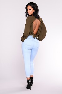 Fashion_Nova_10-16-17_Studio_2-625.jpg