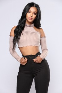 Fashion_Nova_11-09-17_Studio_2-1133.jpg