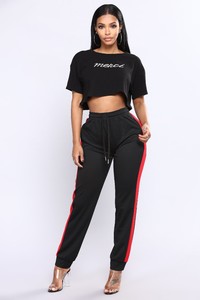 Fashion_Nova_11-28-17-658_44d80e41-5094-488c-a5c7-7412ca56ab0e.JPG