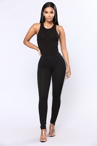 Fashion_Nova_11-28-17-832_67db5d6b-437e-4a57-9dfc-979ea80f046a.JPG