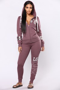 Fashion_Nova_11-30-17-250_b391f4c5-3713-410e-bf47-af17f2cf66b3.JPG