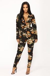 Fashion_Nova_12-22-17-629_1052d7e8-040f-40ff-ac4d-52c038348bc9.JPG