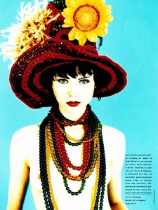 Glamour_France_May_1993_12.thumb.jpg.72eca0ca92e056022f23b9db331a537e.jpg