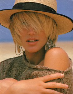 GraziaIT190585no2308SPLENDENTI02.thumb.jpg.9aecd0c9583e58d7d1c7fb9495b96a0d.jpg