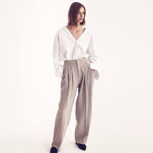 HM-Relaxed-Outfits-Spring-2018-Lookbook02.thumb.jpg.0c555c57b841ed2ff73b3e06085fe257.jpg