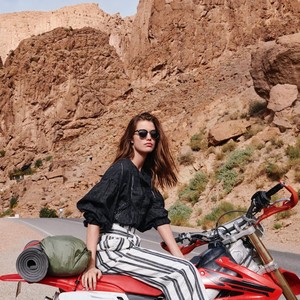 HM-Road-Trip-Fashion-Lookbook05.thumb.jpg.be31d42f26ec4d217b2fec171db574d6.jpg