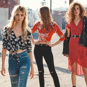 HM-Street-Style-Spring-2018-Lookbook07.thumb.jpg.9482788ec8e252e8b9c070260a166891.jpg