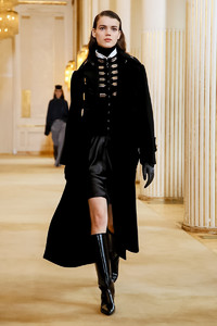 Hannah_Sprehe_-_Nina_Ricci.thumb.jpg.6aec0165e1dc9c2128352afff2a5aebc.jpg
