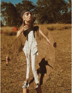 HarpersBazaarSingapore-April2018-page-011.jpg