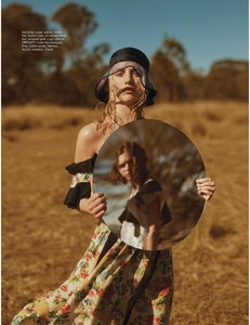 HarpersBazaarSingapore-April2018-page-014.jpg