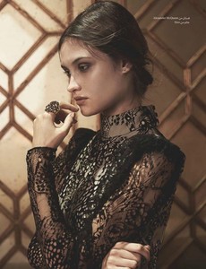 Haya445-040-041-Model-shoot-Shoulders-New1-2-2-600x780.jpg