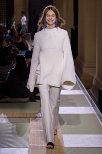 HeM-RS18-2815.thumb.jpg.8f94f31f3d59b7c8cb3521b3b7acffee.jpg