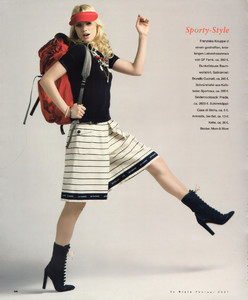 InStyleDe0207Rock03.thumb.jpg.b0a7caf742347e3d37eb4024c73ef0c4.jpg