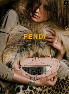 Lagerfeld_Fendi_Fall_Winter_04_05_04.thumb.png.bfa3a42f9563f138879721cff2bf0aa0.png