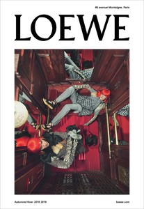 Loewe-fall-2018-ad-campaign-the-impression-02.thumb.jpg.576282bbeb4691354824b5887e743d2f.jpg
