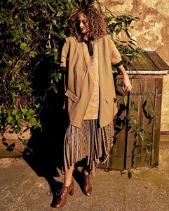 Malaika-Firth-Model08.thumb.jpg.e9a68bd5c89c02145e8aae22e057e14a.jpg