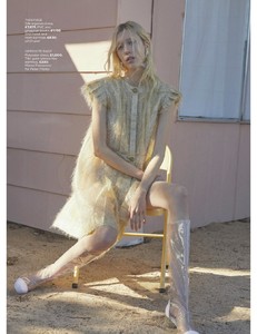 MarieClaireUK-April2018-page-009.jpg