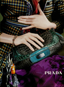 Meisel_Prada_Fall_Winter_04_05_04.thumb.png.3a656a9611978eff19a0f910ebf1b22b.png