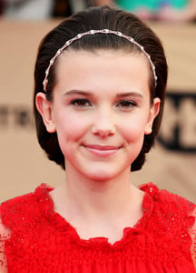 Millie_bobby_brown.thumb.jpg.52197813a670f772c20c187698ec19f8.jpg