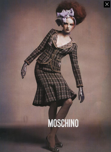 Moschino_Fall_Winter_04_05_01.thumb.png.f77705d534c63787e8f7285c7f873220.png