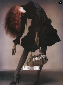 Moschino_Fall_Winter_04_05_02.thumb.png.6e113f1a9cd47c620bc3b0dbfb4b2070.png