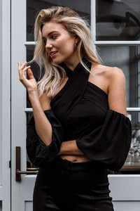 Sebo_Blouse.thumb.jpg.03d7a41ff62294c0fddce0aeab44507e.jpg