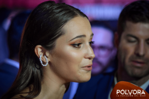 Vikander-Tomb-Raider-Premiere-13.thumb.png.6c67046e1482effe93896d1fd1f4efc1.png