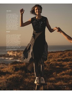 VogueAustralia-March2018-page-009.jpg