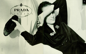 Watson_Prada_Fall_Winter_88_89_02.thumb.png.1301e1391e19e362a72bcf1f2ac0bbb9.png