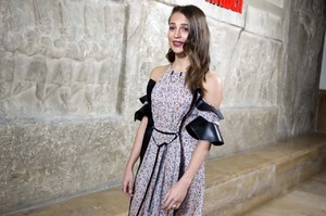 alicia-vikander-tomb-raider-photocall-in-berlin-6.thumb.jpg.15d71b670a90f34fa44278c98f166ec2.jpg