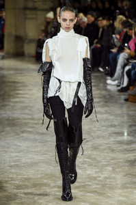 ann-demeulemeester-rtw-fall-2018-paris-fashion-week-44.jpg