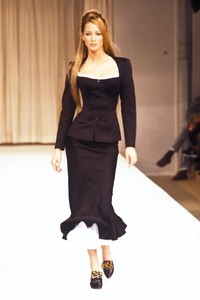 azzedine-alaia-ss-1992-8.thumb.jpg.1503407bbaeb9bb050642e8dad0f03d1.jpg