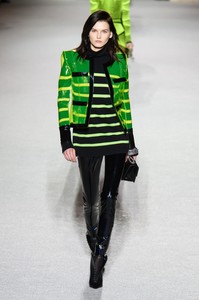 balmain-rf18-3554.thumb.jpg.ec87043d9a7d6fd41499fd53dbb7e27e.jpg