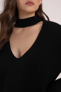 black-alice-choker-neck-sweater2.jpg