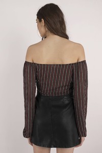 black-stripe-that-down-crop-top3.jpg