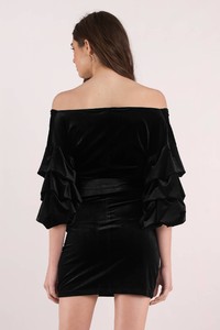 black-valley-of-the-dolls-off-shoulder-dress3.jpg