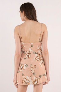 blush-with-grace-floral-print-dress3.jpg
