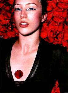bsfa0033raquelzimmerman.thumb.jpg.5b3bcced3cd9614a885cd537f1f44bfb.jpg