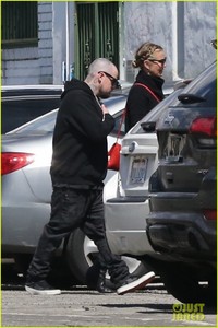 cameron-diaz-benji-madden-head-to-a-party-in-la-07.jpg