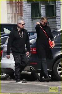 cameron-diaz-benji-madden-head-to-a-party-in-la-14.jpg