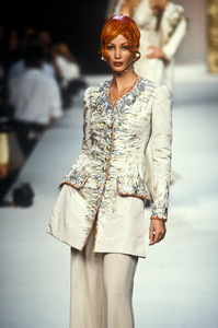 chanel-hc-fw-1992-1.thumb.jpg.104b7003eb20ecff7490b97e71b47cab.jpg