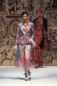 chanel-hc-ss-1993-5.thumb.jpg.40ac95dc617eaaede06c326a26b4e638.jpg